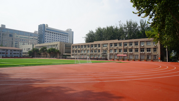 西安电力高等专科学校操场