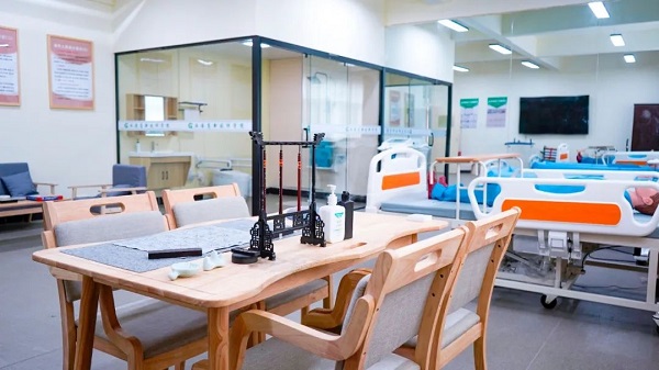西安高新技师健康照护师实训室
