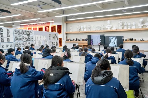 西安博雅艺术职高绘画课堂