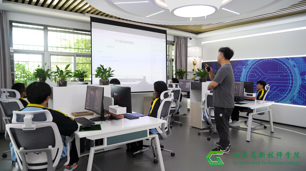 西安高新技师学院计算机机房