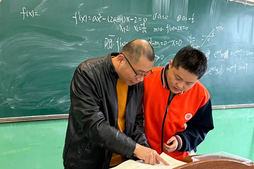 教了23年数学的姚老师